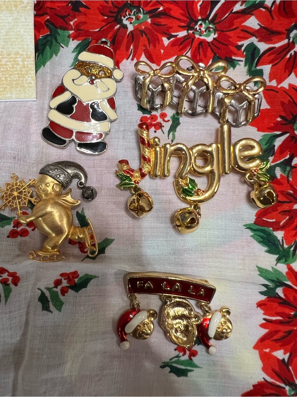 Retro Christmas brooch’s.